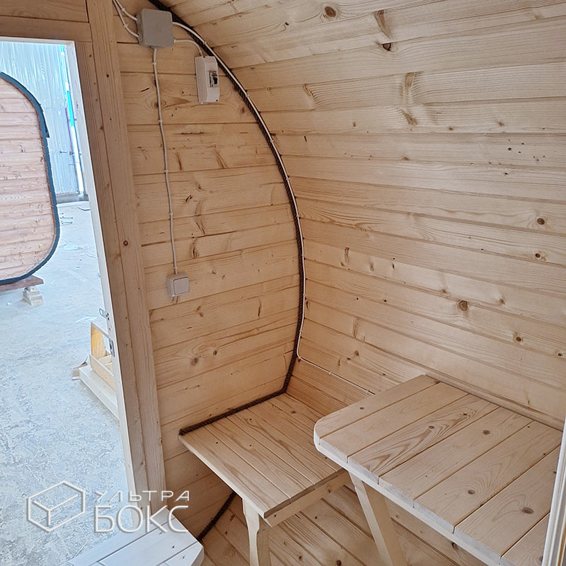 Квадро-Баня сосна 4×2,2 м +ДОПЫ: деревянный козырёк с мягкой кровлей над входом, дверь внутренняя стеклянная на магнитах с деревянными ручками для открывания Бронза матовая, деревянные ступени перед входом Ель / Кедр — изображение 5