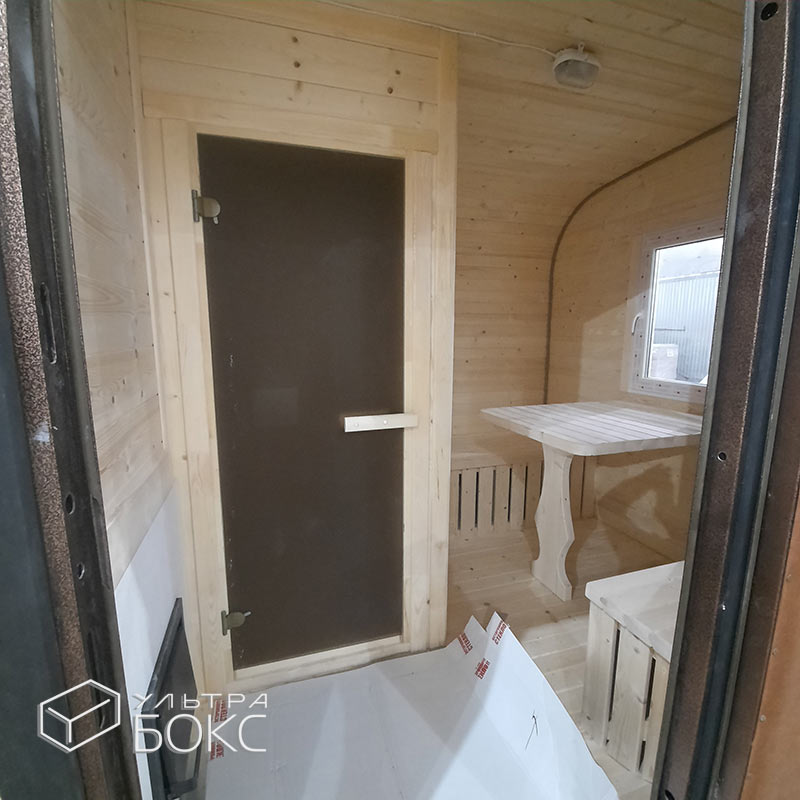 Квадро-Баня Парус 5х2,4х2,6 м +ДОПЫ: дверь входная металлическая, дверь внутренняя стеклянная, столик и лавочки с рундуком в комнате отдыха, окно-форточка в парной деревянное, печь «Рада-S», ступени деревянные перед входом — изображение 16